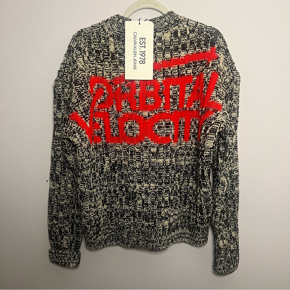 Est. 1978 Calvin Klein Orbital Velocity Sweater! ⭐️